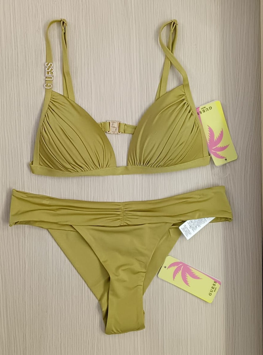 INTIMI SOGNI: Il negozio di intimo e abbigliamento dove puoi trovare tutto quello di cui necessiti: pigiameria, collant, leggings, calzini, pantofole, t-shirt, abbigliamento, pigiama donna, pigiama uomo, pantofole, leggings, collant donna, intimo donna, intimo uomo, abbigliamento donna, abbigliamento uomo, giacca donna, giacca uomo, reggiseni con ferretto, reggiseni senza ferretto, slip donna, tanga, boxer uomo, slip uomo.